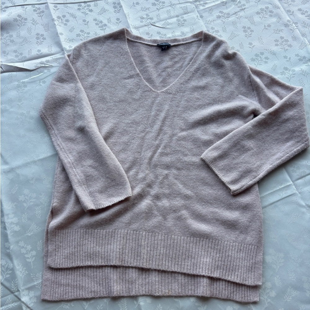 Express Women's V-Neck Sweater in Light Blush